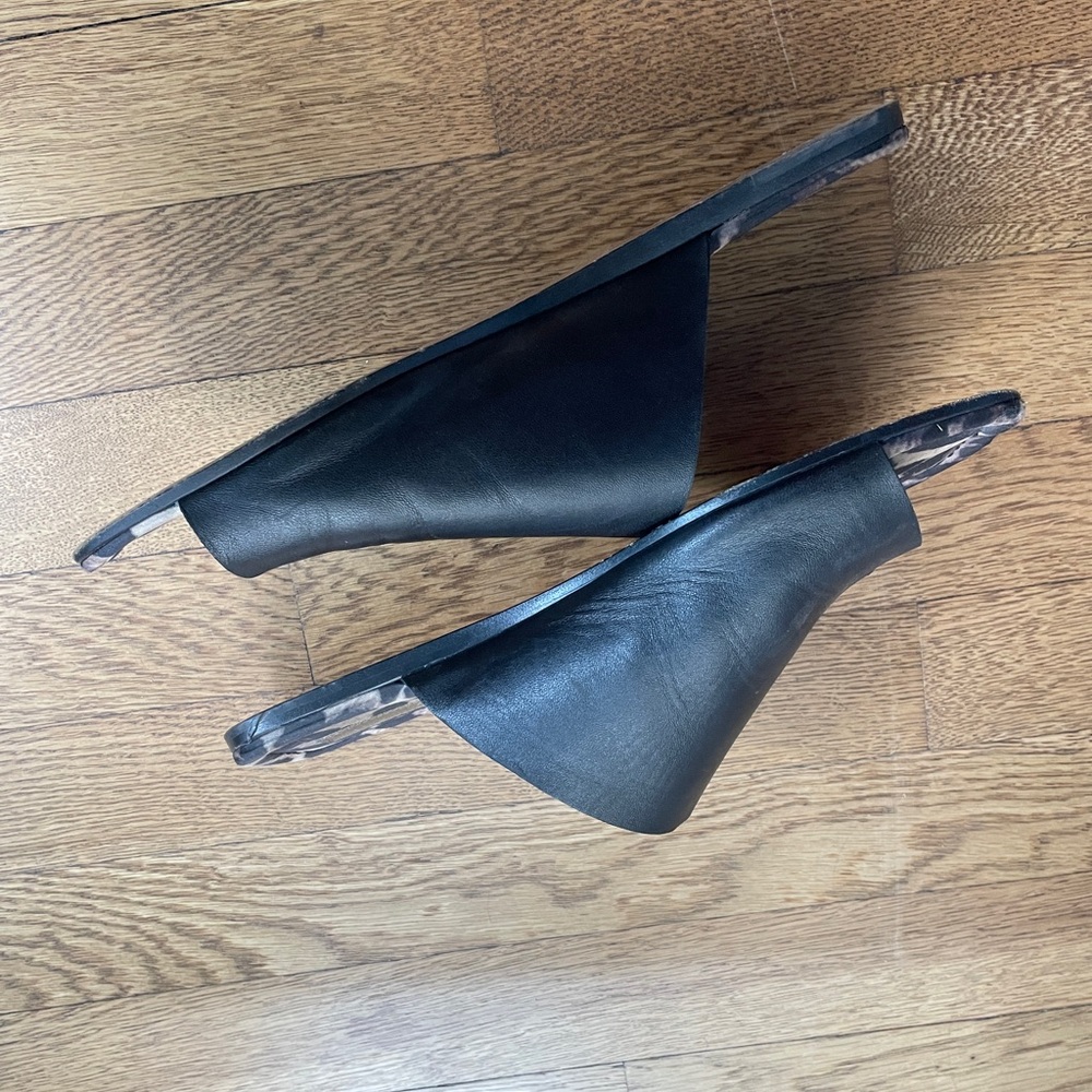 AGL Asymmetrical Toe Loop Leather Sandal - Picture 4 of 6